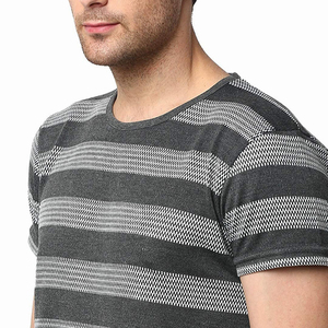 Ensemble décontracté d'été pour hommes - Couleur rouge, séchage rapide, design personnalisé, chemise et short non tissés pour jeunes - Product Image 5