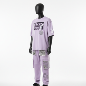 Conjunto de camiseta y pantalón cargo para hombre, mezcla de algodón grueso de 300 GSM, estampado gráfico lavanda, ropa urbana personalizada, conjunto de 2 piezas. - Product Image 4