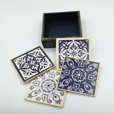 แผ่นรองแก้วพิมพ์ลาย