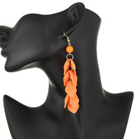 Boucles d'oreilles pendantes populaires en acrylique longues, motif pétale de rose, fleurs exagérées, à pampilles florales, pour femmes