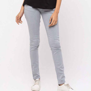 Jeans en denim pour femmes, coupe crayon, couleurs unies, style délavé, tendance et personnalisable - Product Image 4