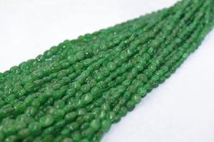 Perles ovales lisses en Tsavorite naturelle de haute qualité de 16 pouces, excellentes pour la fabrication de bijoux en pierres précieuses en vrac - Product Image 3