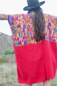 ตัวอย่างที่สวยงามขนาดใหญ่ของศิลปะพื้นบ้านที่สวมใส่ได้ผ้าฝ้ายทอมือปักด้วยมือสไตล์วินเทจและมีชีวิตชีวา - Product Image 5