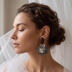 Boucles d'oreilles artisanales en coquille de nacre brute en forme de goutte, bijoux naturels, objets d'art et de collection, pour soirée - Product Image 6