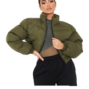 Venta al por mayor 100% poliéster cálido mujeres puffer chaquetas cortavientos sostenible burbuja puffer mujeres ligero crop top niñas chaqueta - Product Image 1