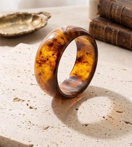 Conjunto de Brazaletes de Resina Hechos a Mano para Mujer, Brazalete Retro Marrón Ámbar Vintage para Mujer, Brazalete Redondo Pulido Marrón Miel Hecho a Mano - Product Image 2