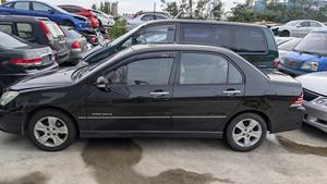 Venta al por mayor de coches usados: Vehículos automotrices de calidad excepcional, con volante a la izquierda, para transporte. - Product Image 6