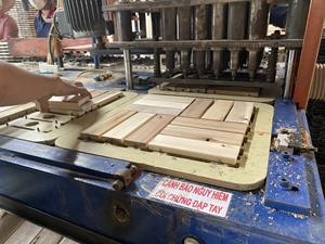 Baldosas de Madera de Acacia Antideslizantes para Terraza, Suelo de Madera Encastrable para Exteriores - Product Image 3