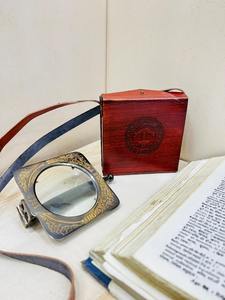 Loupe de poche de style antique avec boîte en bois et sangle en cuir |   Loupe d'inspection vintage - Product Image 5