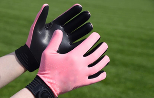Gants de GAA de conception personnalisée en latex allemand léger de qualité supérieure à bas prix pour les sports de plein air - Product Image 2