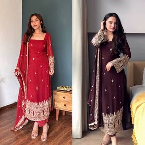Ensemble Kurta et pantalon pour femme en fausse georgette épaisse, brodé de fils et de paillettes, avec dupatta à bordure en dentelle sur quatre côtés - Product Image 3