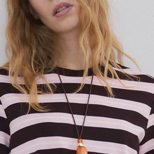 Servicio OEM de Diseño de Camisetas Casuales Elegantes para Mujer, Cuello Redondo, Diseño a Rayas, Corte Cómodo y Relajado para la Colección de Verano - Product Image 2