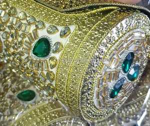 Pochette élégante en forme de cylindre avec travail Kundan, fabriquée à la main pour les mariages, les fêtes et les occasions festives avec style. - Product Image 4