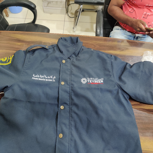 เสื้อแจ็คเก็ตยุทธวิธีกันน้ำกันลมสะท้อนความร้อนลายพรางสำหรับเดินป่ากลางแจ้ง ลดราคาพิเศษสำหรับทุกเพศ - Product Image 1