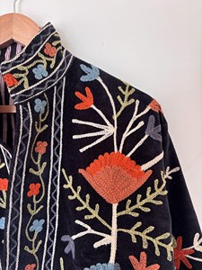 Chaqueta Suzani Bordada a Mano, Chaqueta de Terciopelo con Bordado Floral, Chaqueta Corta de Terciopelo, Vestidos Casuales - Product Image 5