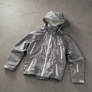 Veste softshell thermochromatique en nylon tissé sur mesure avec fermeture éclair et capuche pour homme, changeant de couleur, réactive à la chaleur, imperméable - Product Image 2