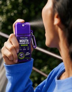 Spray rafraîchissant pour la bouche, qualité supérieure, logo personnalisé, à base d'ingrédients naturels, pour une haleine fraîche rapide, au meilleur prix, par l'exportateur. - Product Image 1