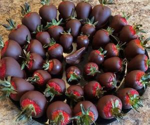Fournisseur en gros de fraises glacées enrobées de chocolat, collation de fruits surgelés de qualité supérieure - Product Image 6