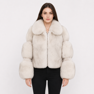 Veste en fausse fourrure ivoire de luxe pour femmes, manteau d'hiver en fourrure douce de qualité supérieure, vêtement d'extérieur élégant à col haut et fermeture éclair sur le devant, tendance - Product Image 1