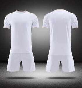Maillot de football au design rétro personnalisé, séchage rapide, 100% polyester, uniforme de football pour adultes unisexes, uniforme de football personnalisé, service OEM - Product Image 5