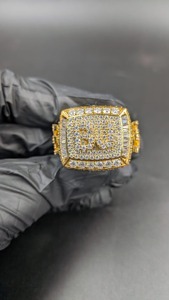 Anillo de Hip Hop Personalizado con Moissanita, Chapado en Oro Amarillo sobre Plata 925, Anillo de Diamantes Brillantes para Hombre con Claridad VVS - Product Image 3