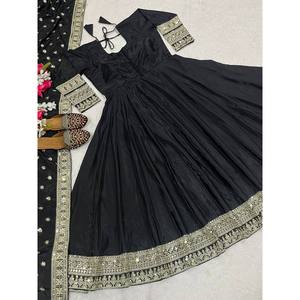 Robe Anarkali de soirée en polyester de créateur avec un magnifique dupatta - Product Image 2