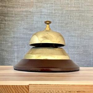 Cloche de bateau de style vintage, taille quatre, en aluminium et bois, légère, décoration nautique pour l'affichage maritime, la maison, le bureau et les cadeaux - Product Image 5