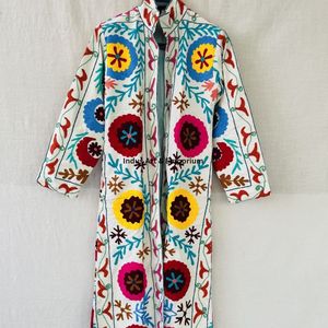 Chaqueta de algodón Suzani hecha a mano en India, chaqueta larga bordada a mano, abrigo unisex, chaqueta corta Suzani hecha a mano - Product Image 2