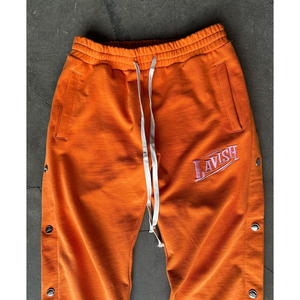Pantalones de chándal personalizados de tejido grueso naranja con efecto rasgado, estilo urbano para hombre, vintage, con lavado ácido, botones a presión, pantalones deportivos de corte holgado, joggers de forro polar. - Product Image 4