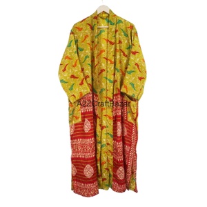 Kimono en soie artisanal patchwork fait main, élégant, vintage, collection de peignoirs pour femme, doux, respirant, séchage rapide, col en V, dos long - Product Image 1