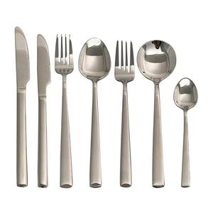 Juego de Cubiertos de Uso Diario Hecho de Acero Inoxidable de Primera Calidad, Apto para Lavavajillas, Antioxidante, Perfecto para el Uso Familiar Diario - Product Image 1