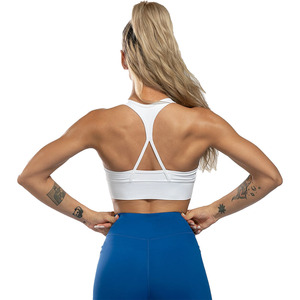 Sujetador deportivo acolchado transpirable para mujer con diseño de logo personalizado, soporte medio, espalda cruzada, 100% nailon, tipo top de yoga - Product Image 2