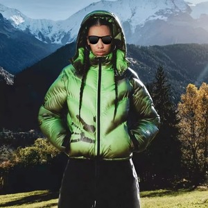 Custom Thermochromic Ink Print Streetwear Crop Vintage Heavyweight Winter Hooded Windproof Color Change Down Puffer Jacket Coat - Product Image 1