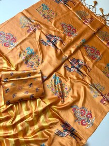 Elegante Saree de Seda Satinada Premium con Estampado Digital Leheriya Vantara, con Borlas de Pallu Hechas a Mano, Tela Suave y Cómoda, Estilosa - Product Image 3