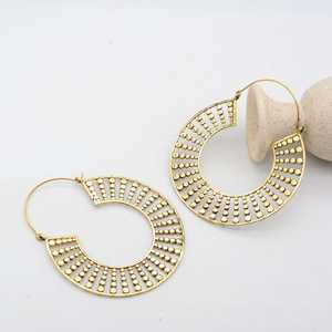 Boucles d'oreilles créoles en laiton doré, style bohème, tendance, vintage, bijoux statement, cadeau unisexe, bohème - Product Image 1