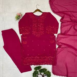 Conjunto de Kurta VASTRA COTTAGE de Diseño con Georgette Sintético y Detalles de Espejo, con Pantalón Bootcut y Dupatta, para Fiestas y Eventos Festivos, para Mujer - Product Image 6