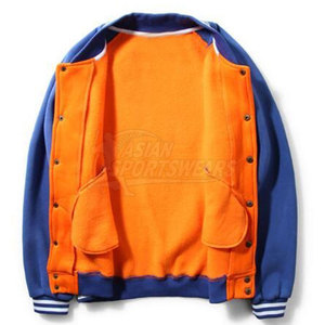 Veste varsity pour homme en matériau de haute qualité, conçue pour vous garder au chaud et vous faire ressortir élégamment en automne et en hiver. - Product Image 2