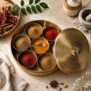 Boîte à épices en fer avec couvercle gravé floral, récipient traditionnel pour masala, herbes et assaisonnements de cuisine, qualité alimentaire, compatible lave-vaisselle - Product Image 6