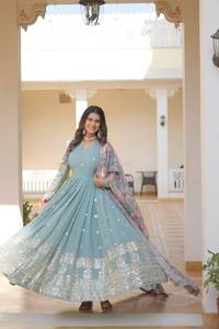 Nouvelle arrivée : Magnifique robe Anarkali pour les fêtes, longue, avec dupatta, en soie crêpe naturelle, coupe classique. - Product Image 5