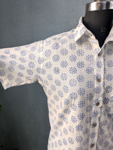Camisa Casual de Algodón Estampada de Manga Corta para Hombre con Cuello Camisero, Transpirable, con Patrón Blanco y Azul, para Verano - Product Image 6