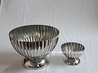 Mangkuk Kompot Perak Elegan Berpinggiran Bergelombang, Wadah Bunga Logam Finishing Cermin, Pot Bunga Dekoratif Modern Berpedestal Bergaris