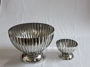 Elegant Silver Scalloped Compote Bowl <b>Mirror</b> Finish Metal Flower Urn Modern Decorative Ribbed Pedestal Planter Flower Pot - Product Image 3