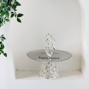 ขาตั้งเค้กสแตนเลสทรงกลม Kayna Export พร้อมฝาครอบใส ฐานสีเงินทำมือ ได้รับการรับรองมาตรฐาน CE สำหรับใช้ในบ้านและเชิงพาณิชย์ - Product Image 2