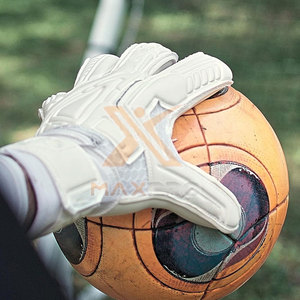 Gants de gardien de but de football professionnels en cuir de haute qualité, impression de logo personnalisée, respirants, antidérapants, imperméables, pour sports de plein air - Product Image 4
