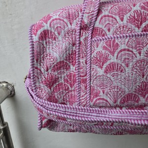 Nueva llegada: Bolsa de lona acolchada 100% algodón con estampado a mano para viaje, bolsas étnicas de algodón, bolsas de viaje de algodón - Product Image 4