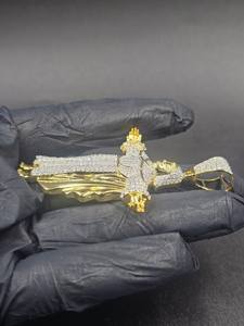 Pendentif Jésus plaqué or serti de moissanite, bijoux religieux en argent sterling 925, pendentifs et breloques de haute qualité - Product Image 3