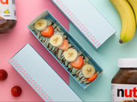 Vente en gros de plateau gaufré écologique pour sushi, pâtisserie chaude, crème glacée pour biscuits, restauration rapide, déjeuner, emballage en papier