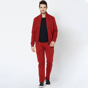 Survêtement pour homme à imprimé géométrique rouge, fermeture éclair intégrale, vêtement décontracté, saison automne, mélange de polyester et de coton - Product Image 1