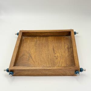 Plateau en bois d'acacia au design moderne avec poignée perlée, plateau à fruits irrégulier pour la maison, le restaurant, l'hôtel, le service de thé et de repas - Product Image 1