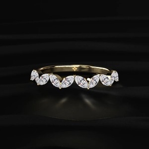 Nueva Colección: Anillo de Media Eternidad con Corte Marquise de 0.55 Quilates, Diseño Zig Zag, Forma de V Clásica, con Certificado IGI, para Venta y Exportación - Product Image 1